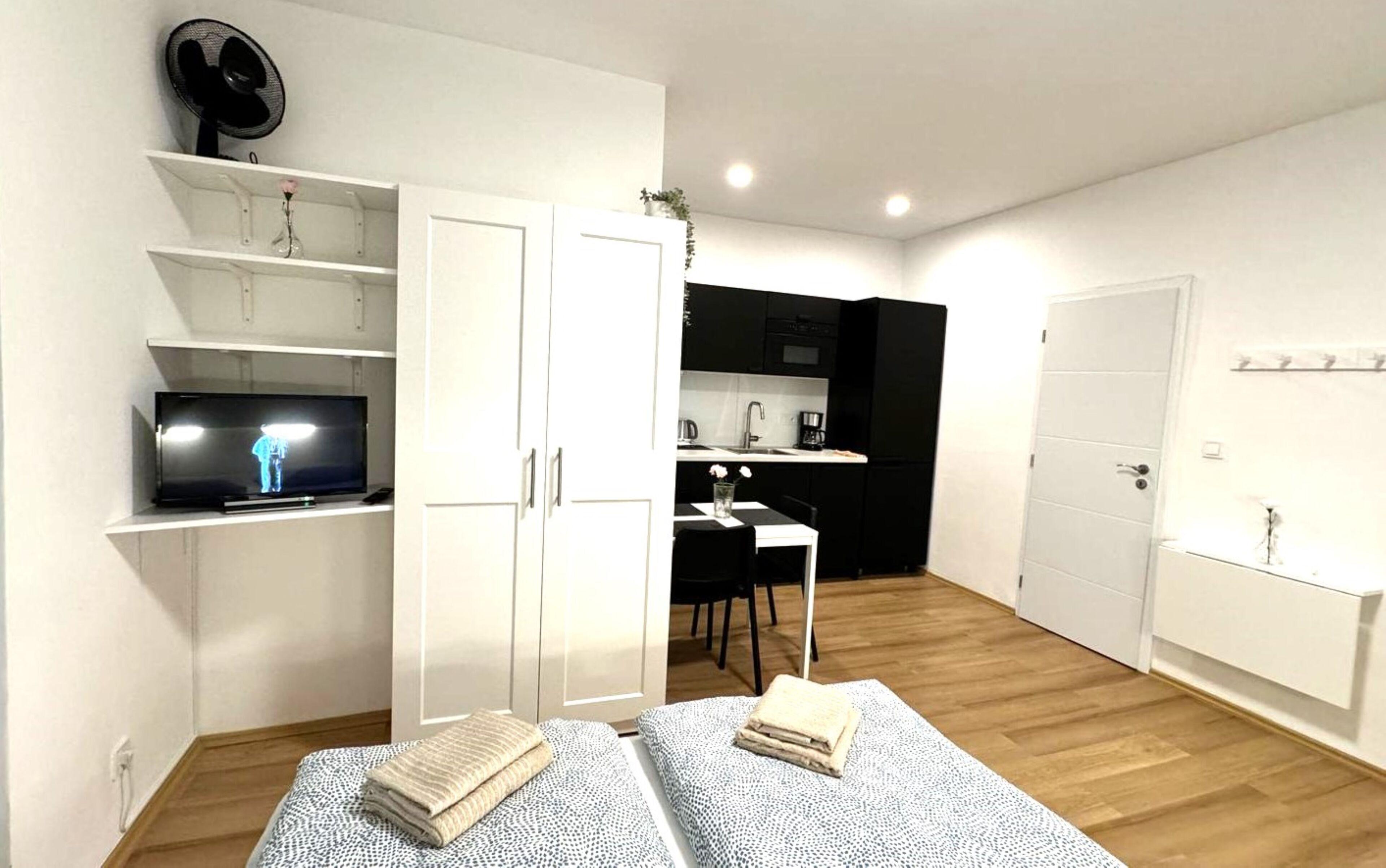 Hillside Studios — Fotky 3